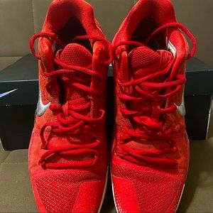 Nike Kyrie 3 “Red Suede”